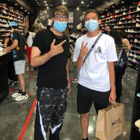 Meet your Posher, Oswaldo - Picture 1 of 1